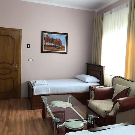 Villa Garden Μπεράτ Εξωτερικό φωτογραφία