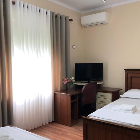 Villa Garden Μπεράτ Εξωτερικό φωτογραφία