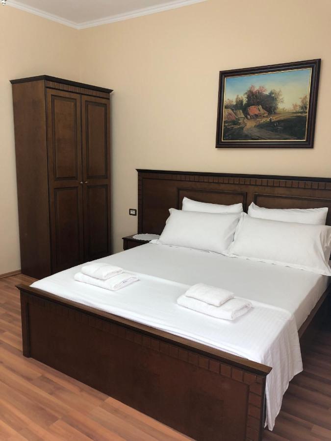 Villa Garden Μπεράτ Εξωτερικό φωτογραφία