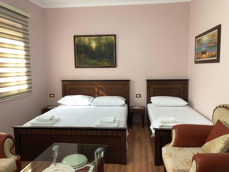 Villa Garden Μπεράτ Εξωτερικό φωτογραφία
