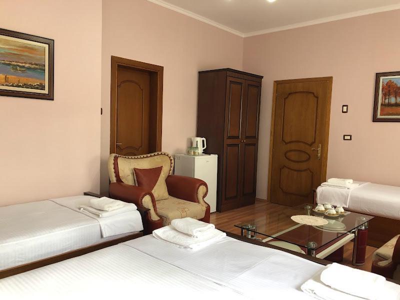 Villa Garden Μπεράτ Εξωτερικό φωτογραφία